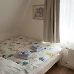 - Schalom 아파트 *